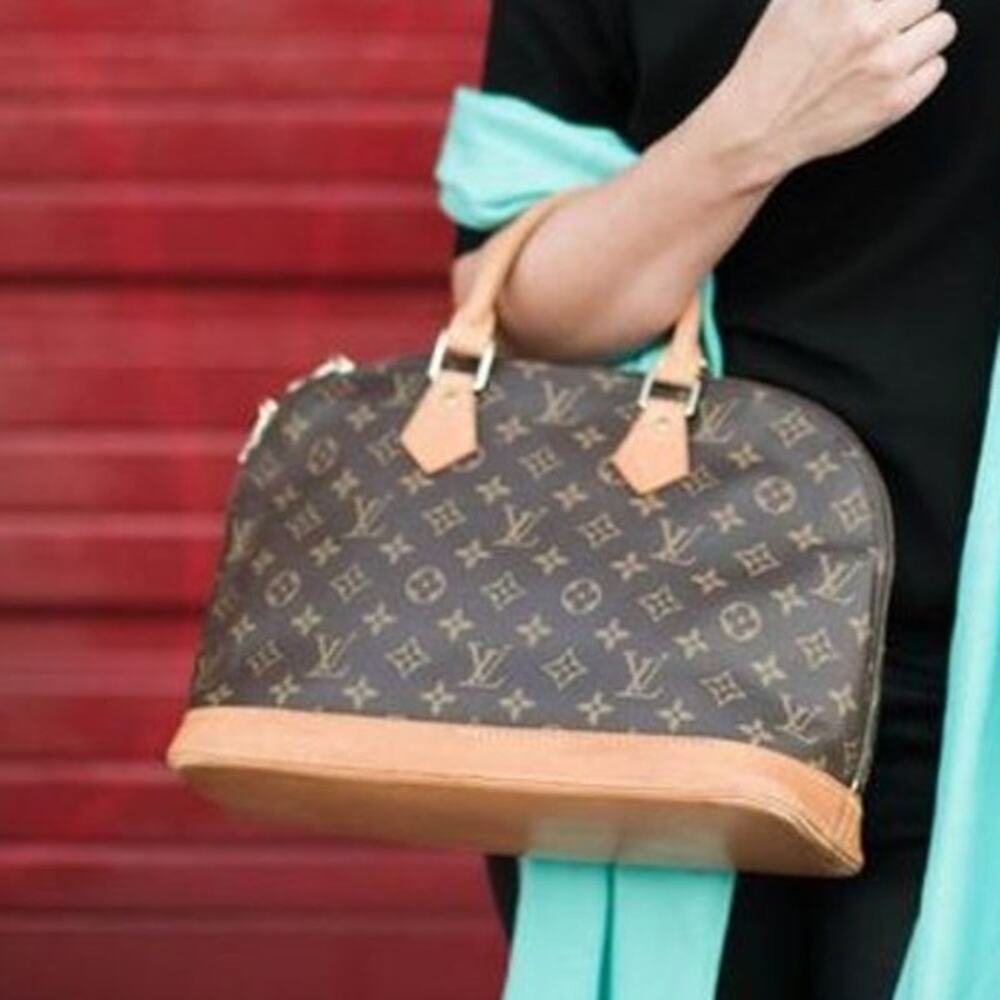 ⭐🔥AUTHENTIC🔥⭐ Louis Vuitton Alma monogram